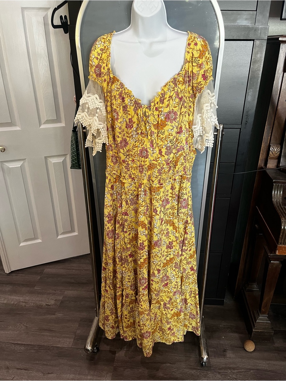 Old Navy Yellow Floral Maxi Dress with Cream Lace Sleeves 2X